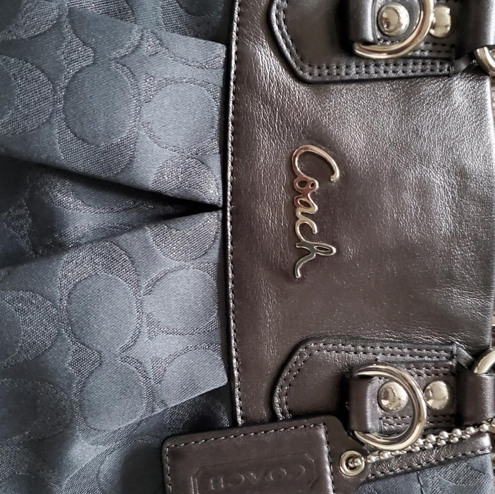 Coach shoulder bag